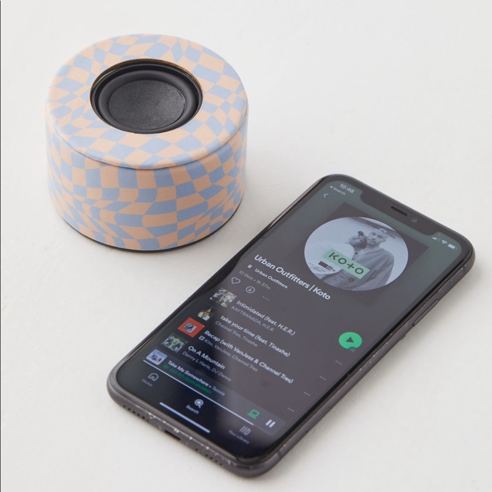 Checkerboard Wireless Speaker UO